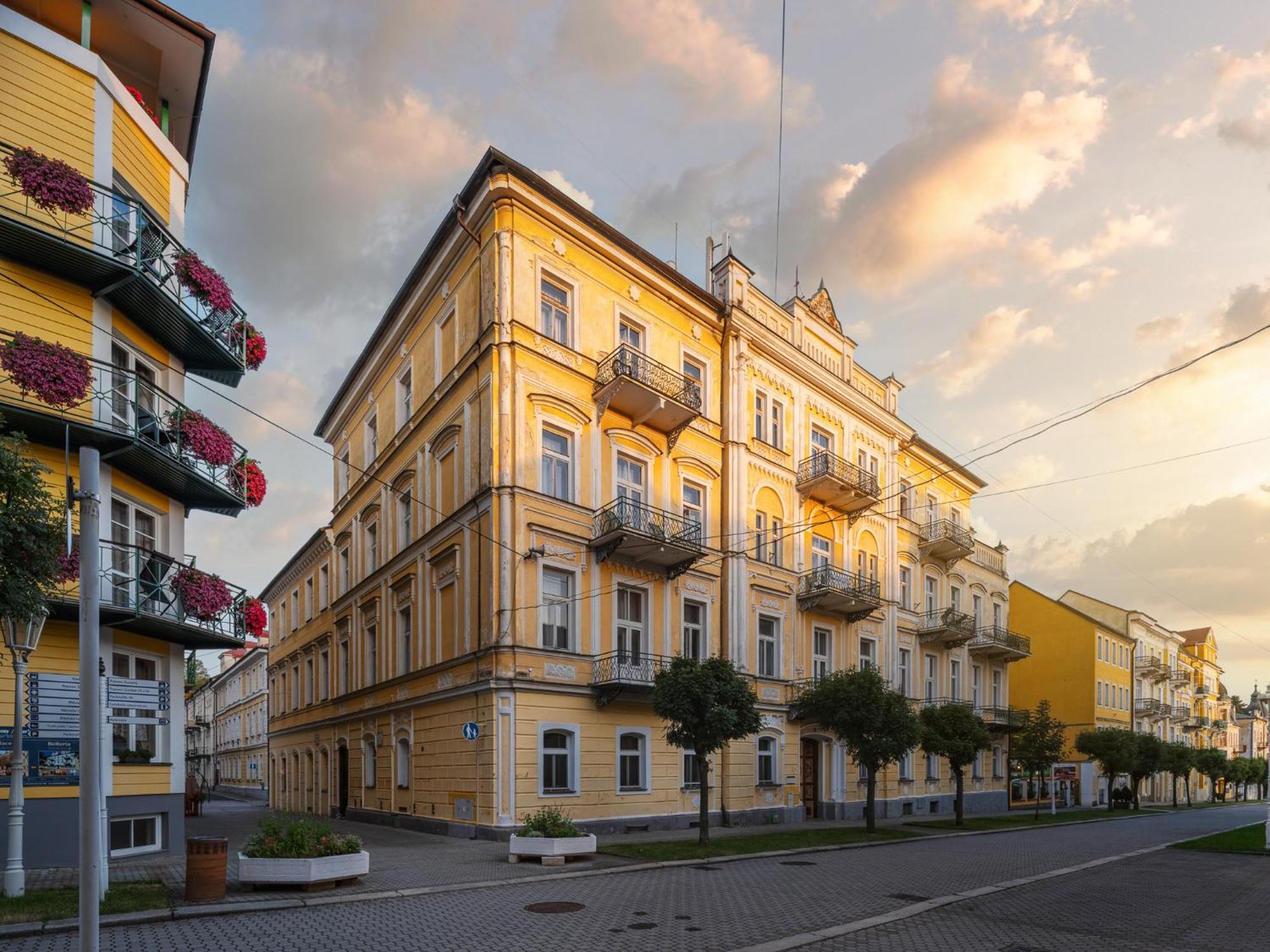 Otava - Vedlejsi Budova Františkovy Lázně Exterior foto